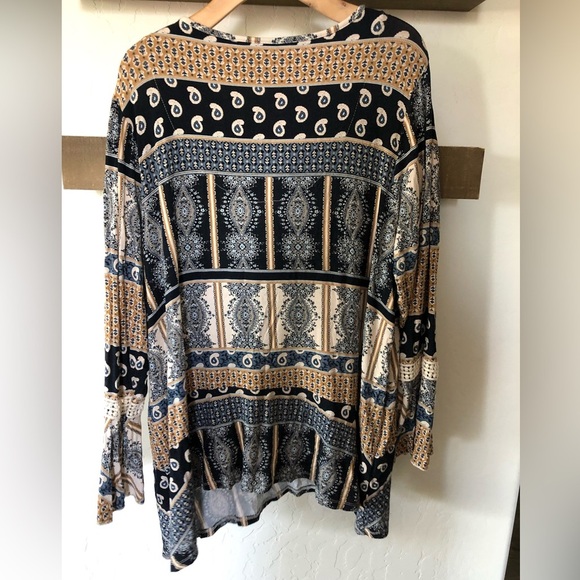 Style & Co|Boho mixed pattern tan jersey knit long sleeve blouse, asymmetrical• - Picture 6 of 10